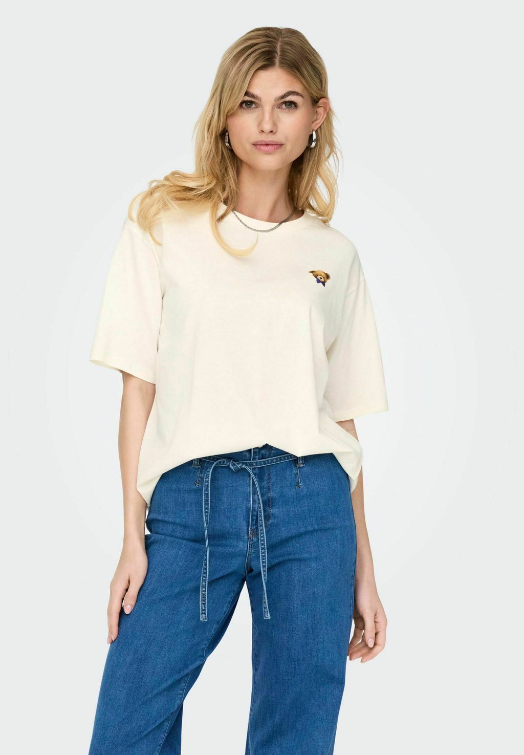 Футболка с принтом ONLROSITA ONLY, слоновая кость
Футболка с принтом ONLROSITA ONLY, слоновая кость