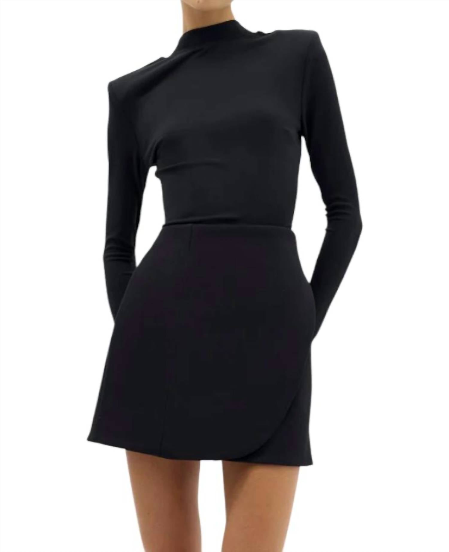 Топ Clove черного цвета Rachel Gilbert
Топ Clove черного цвета Rachel Gilbert