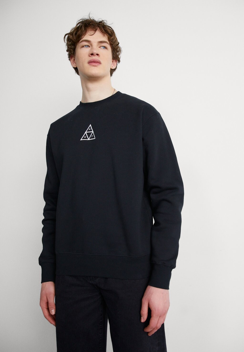 Толстовка SET TRIPLE TRIANGLE CREWNECK HUF, цвет black
Толстовка SET TRIPLE TRIANGLE CREWNECK HUF, цвет black