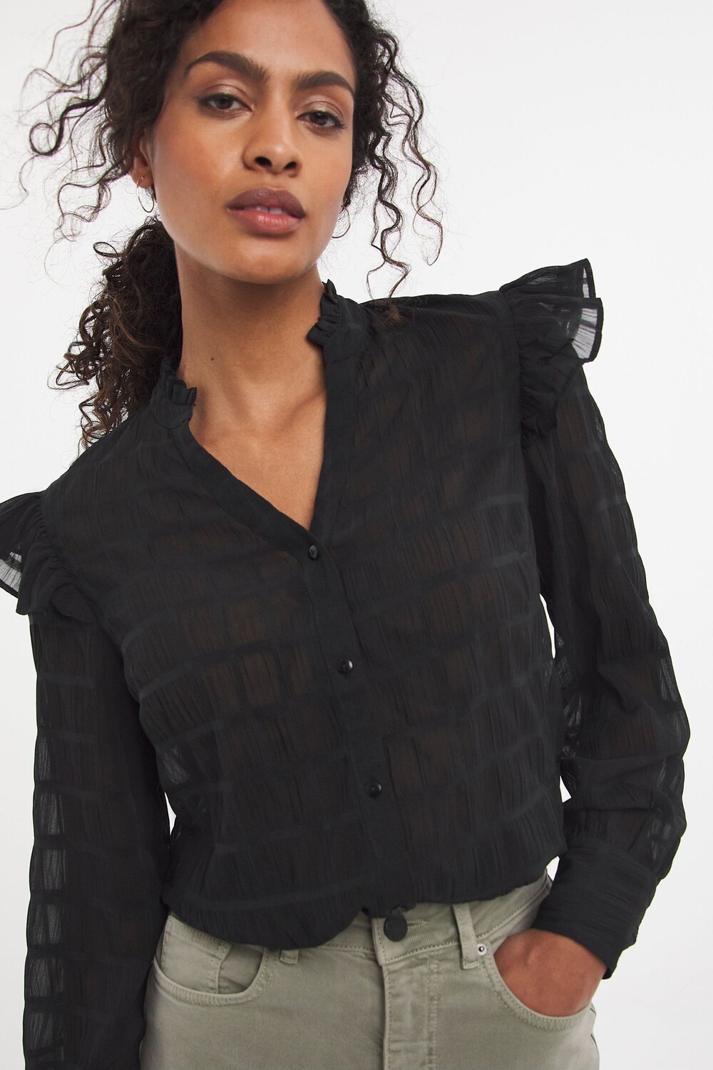 Черная блузка с рюшами на плечах JD Williams, черный
Черная блузка с рюшами на плечах JD Williams, черный