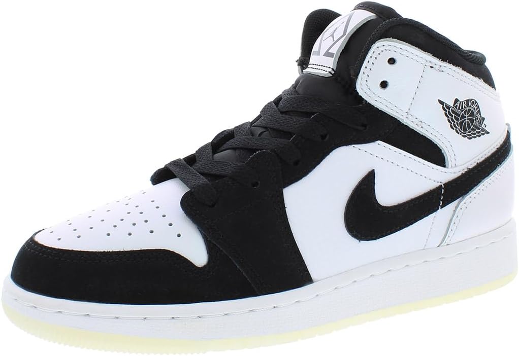 Мужские кроссовки Air Jordan 1 High Nike, белый/черный
Мужские кроссовки Air Jordan 1 High Nike, белый/черный