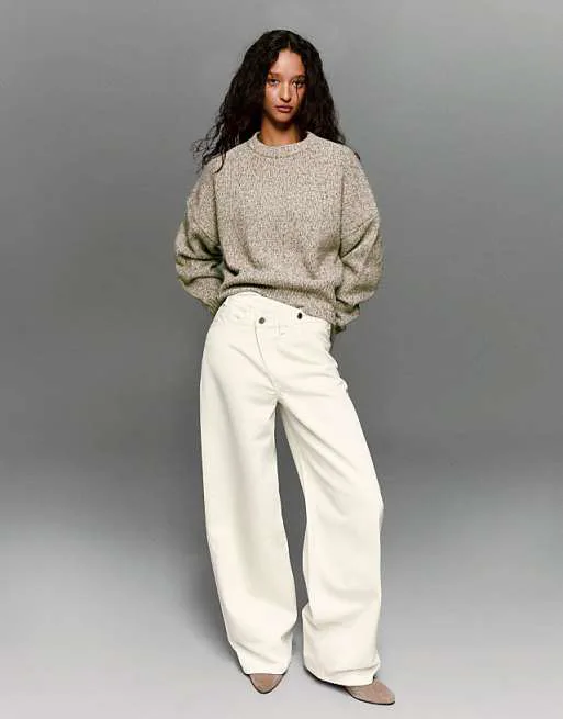 Широкие джинсы Bershka цвета экрю
Широкие джинсы Bershka цвета экрю