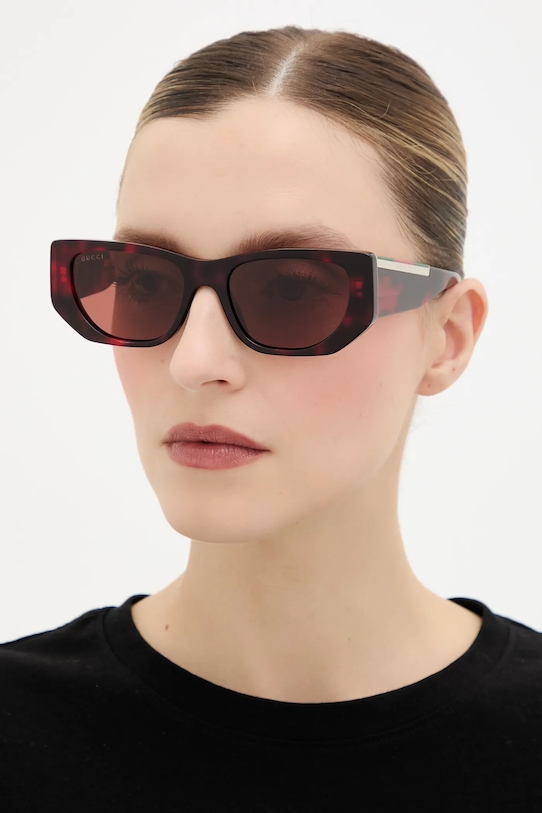 Солнцезащитные очки Gucci, красный
Солнцезащитные очки Gucci, красный