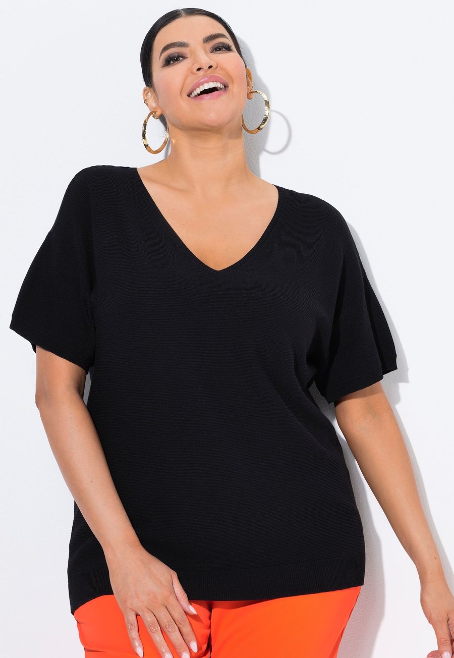 Футболка Ulla Popken SHORT SLEEVE V-NECK , Black
Футболка Ulla Popken SHORT SLEEVE V-NECK , Black