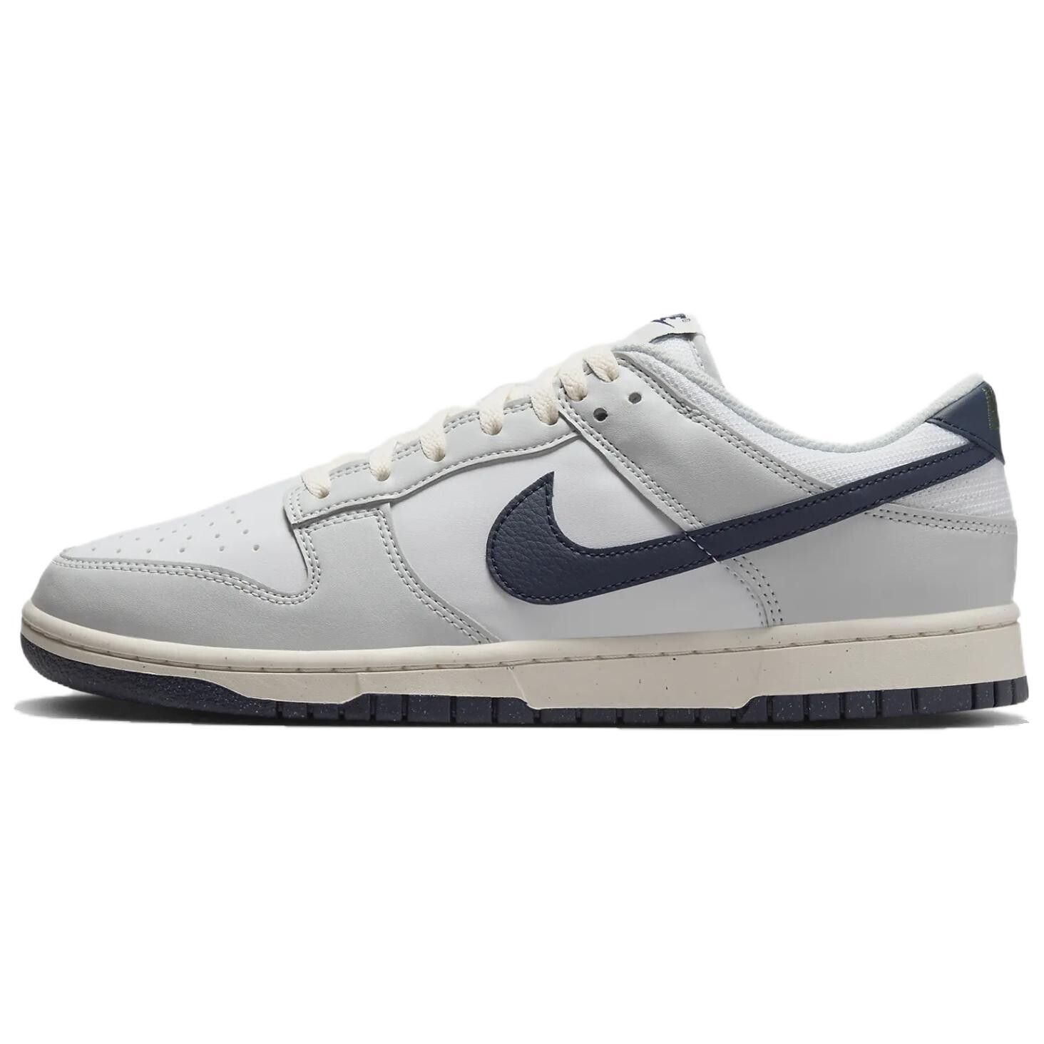 Кроссовки Nike Dunk Vintage Basketball Shoes Men Low-top White/deep Navy Blue, белый/тёмно-синий
Кроссовки Nike Dunk Vintage Basketball Shoes Men Low-top White/deep Navy Blue, белый/тёмно-синий