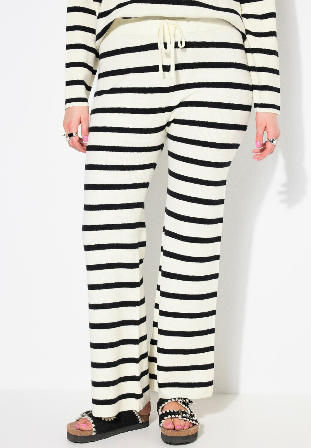 Брюки Studio Untold, белый
Брюки Studio Untold, белый