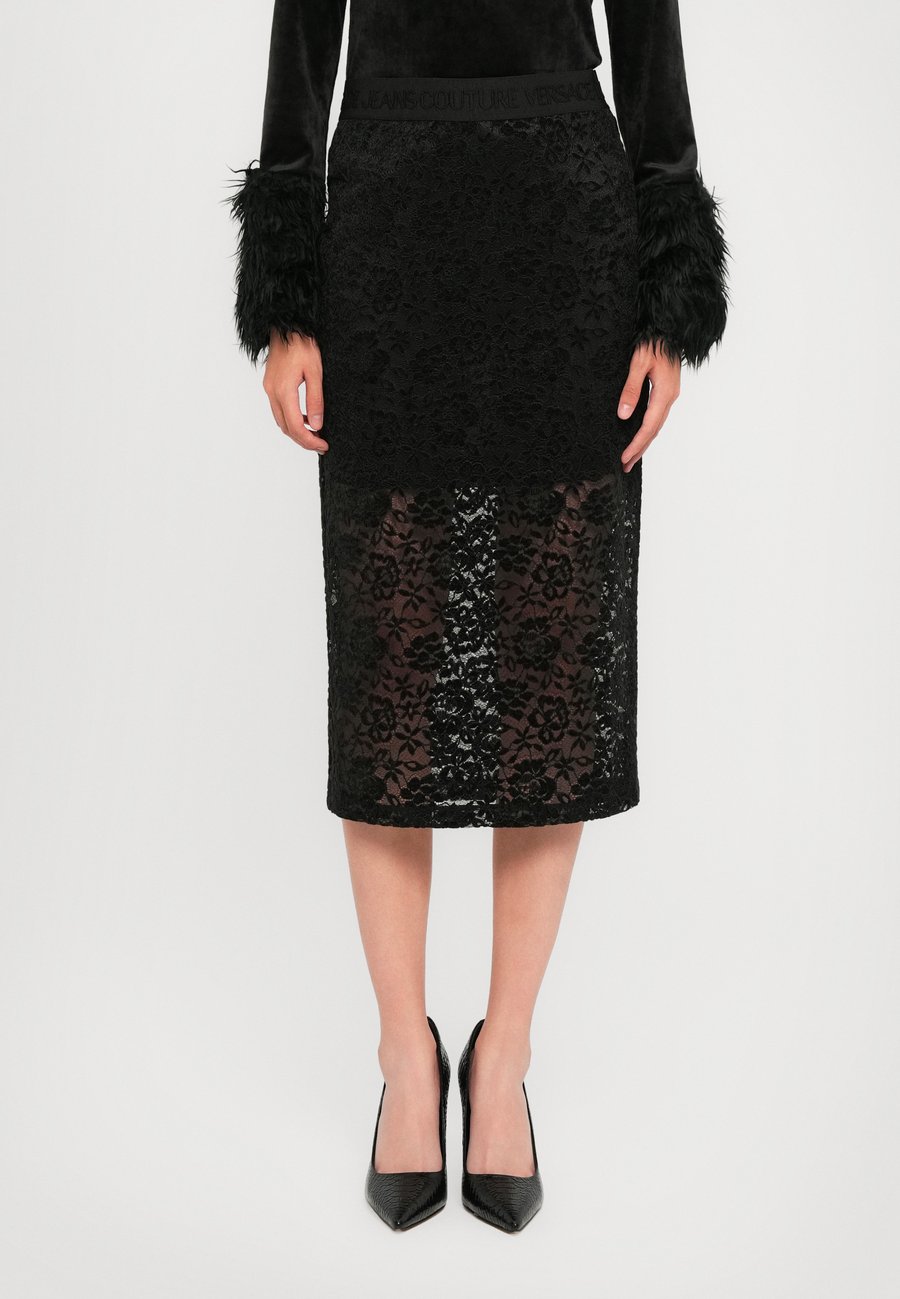 Юбка Versace Jeans Couture BUCKLES STRIPES FLARE, Black
Юбка Versace Jeans Couture BUCKLES STRIPES FLARE, Black