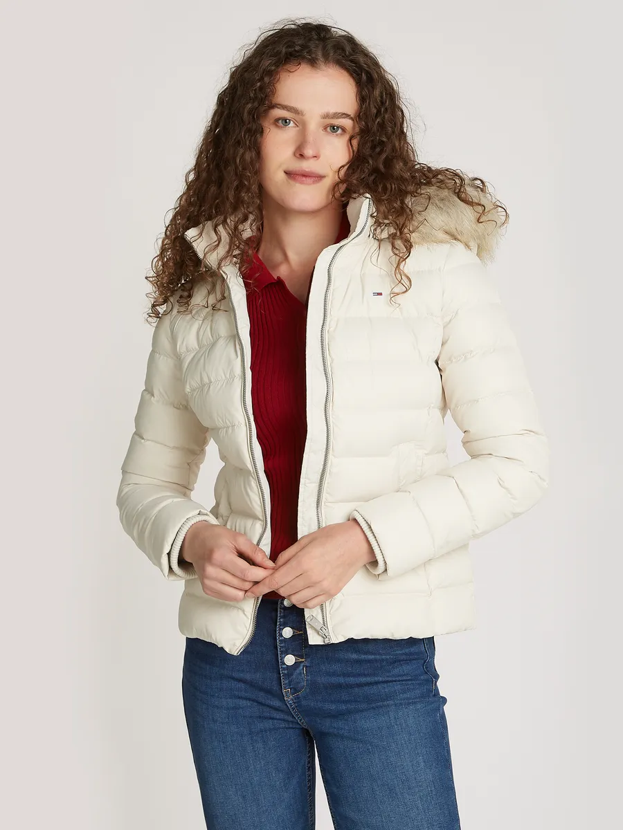 Стеганая куртка Tommy Jeans "TJW BASIC HOODED DOWN JACKET EXT", с капюшоном, с вышивкой логотипа, цвет Newsprint, Серый, Стеганая куртка Tommy Jeans "TJW BASIC HOODED DOWN JACKET EXT", с капюшоном, с вышивкой логотипа, цвет Newsprint
Стеганая куртка Tommy Jeans "TJW BASIC HOODED DOWN JACKET EXT", с капюшоном, с вышивкой логотипа, цвет Newsprint, Серый, Стеганая куртка Tommy Jeans "TJW BASIC HOODED DOWN JACKET EXT", с капюшоном, с вышивкой логотипа, цвет Newsprint