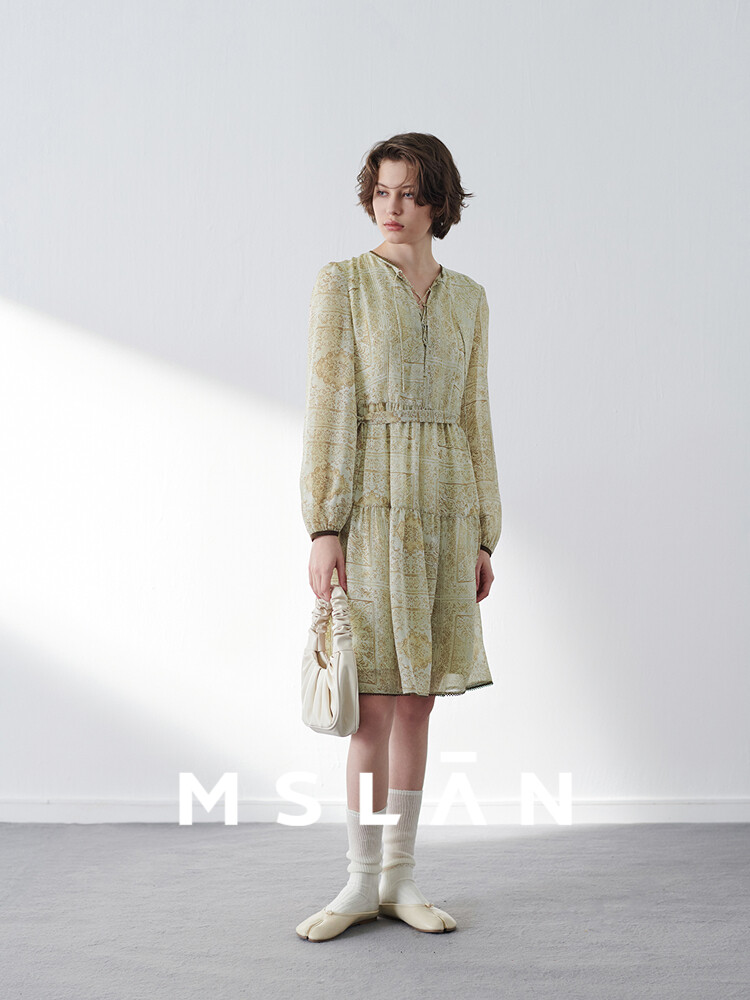 Платье плиссированное Mslan с завязками на талии, зеленый
Платье плиссированное Mslan с завязками на талии, зеленый