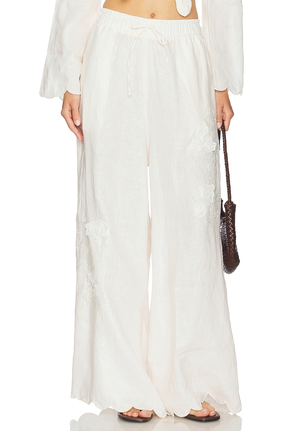 Брюки Emilie от X revolve Agua Bendita, ivory
Брюки Emilie от X revolve Agua Bendita, ivory