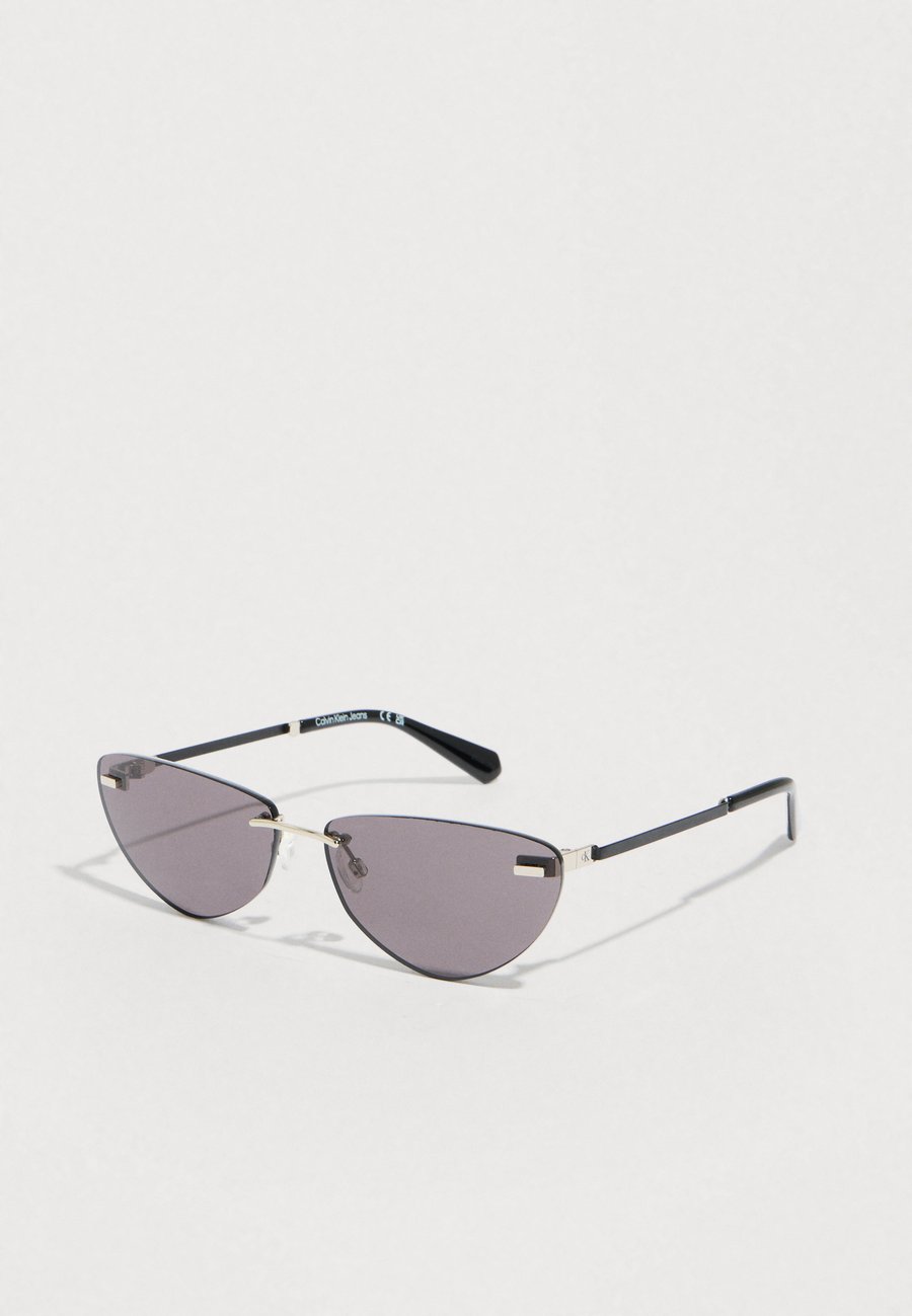 Солнцезащитные очки Calvin Klein Jeans UNISEX, Silver-Coloured/Black/Silver-Coloured
Солнцезащитные очки Calvin Klein Jeans UNISEX, Silver-Coloured/Black/Silver-Coloured
