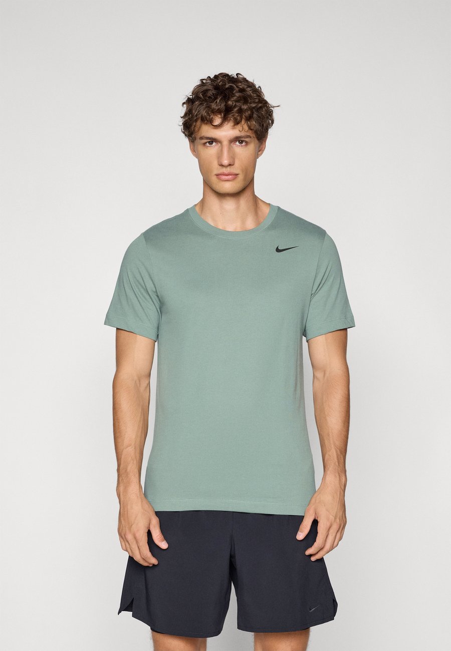 Футболка Nike Performance TEE CREW SOLID, Clay Green/Black/Green, Черный, Футболка Nike Performance TEE CREW SOLID, Clay Green/Black/Green
Футболка Nike Performance TEE CREW SOLID, Clay Green/Black/Green, Черный, Футболка Nike Performance TEE CREW SOLID, Clay Green/Black/Green