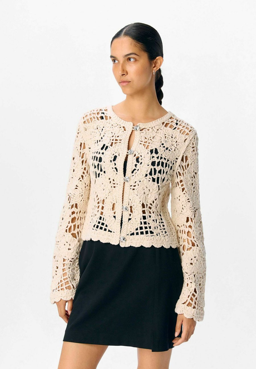 Кардиган Object Cardigan, White Sand/White
Кардиган Object Cardigan, White Sand/White