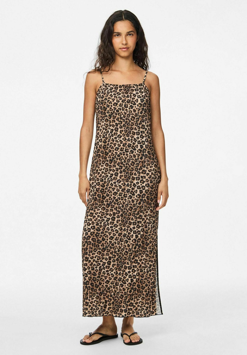 Платье макси PCAMBER Pieces, черный
Платье макси PCAMBER Pieces, черный