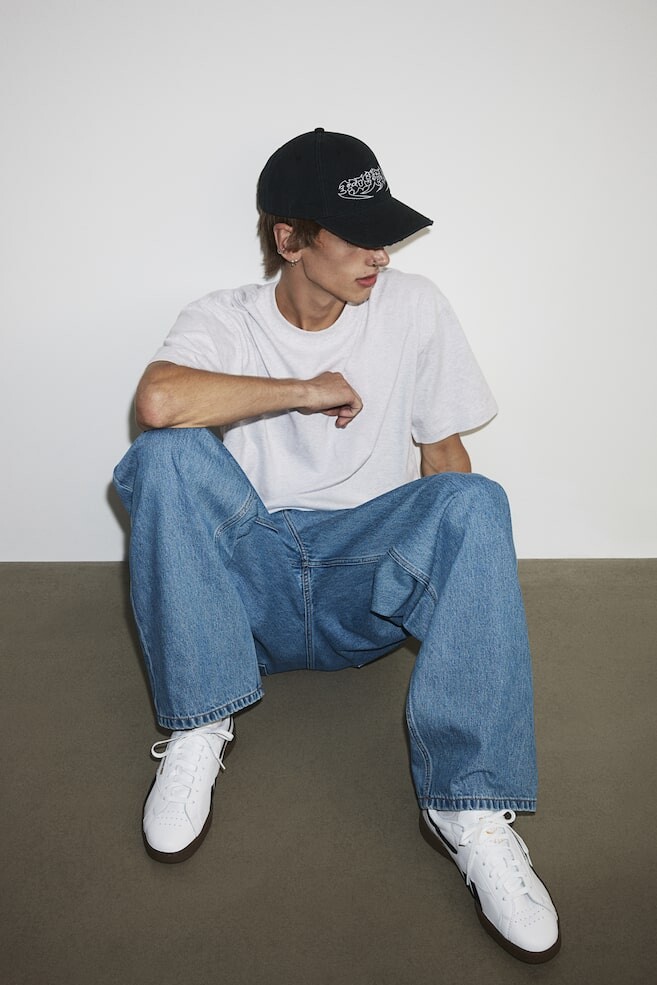 Хлопковая футболка свободного кроя H&M, серый
Хлопковая футболка свободного кроя H&M, серый