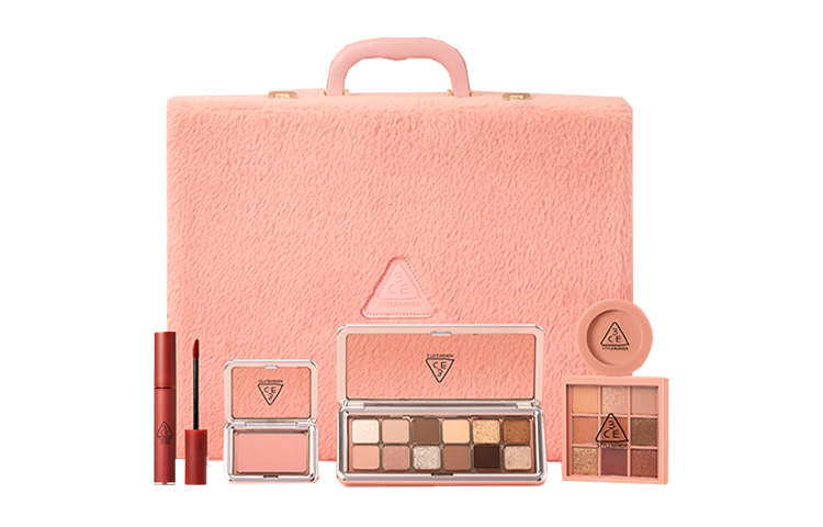 Набор косметики для путешествий, легко растушевывается, пять предметов 3CE
Набор косметики для путешествий, легко растушевывается, пять предметов 3CE