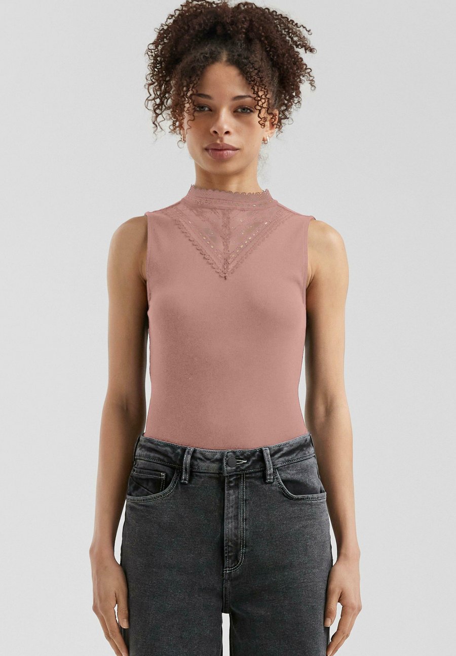 Топ QS Top, Altrosa/Pink
Топ QS Top, Altrosa/Pink