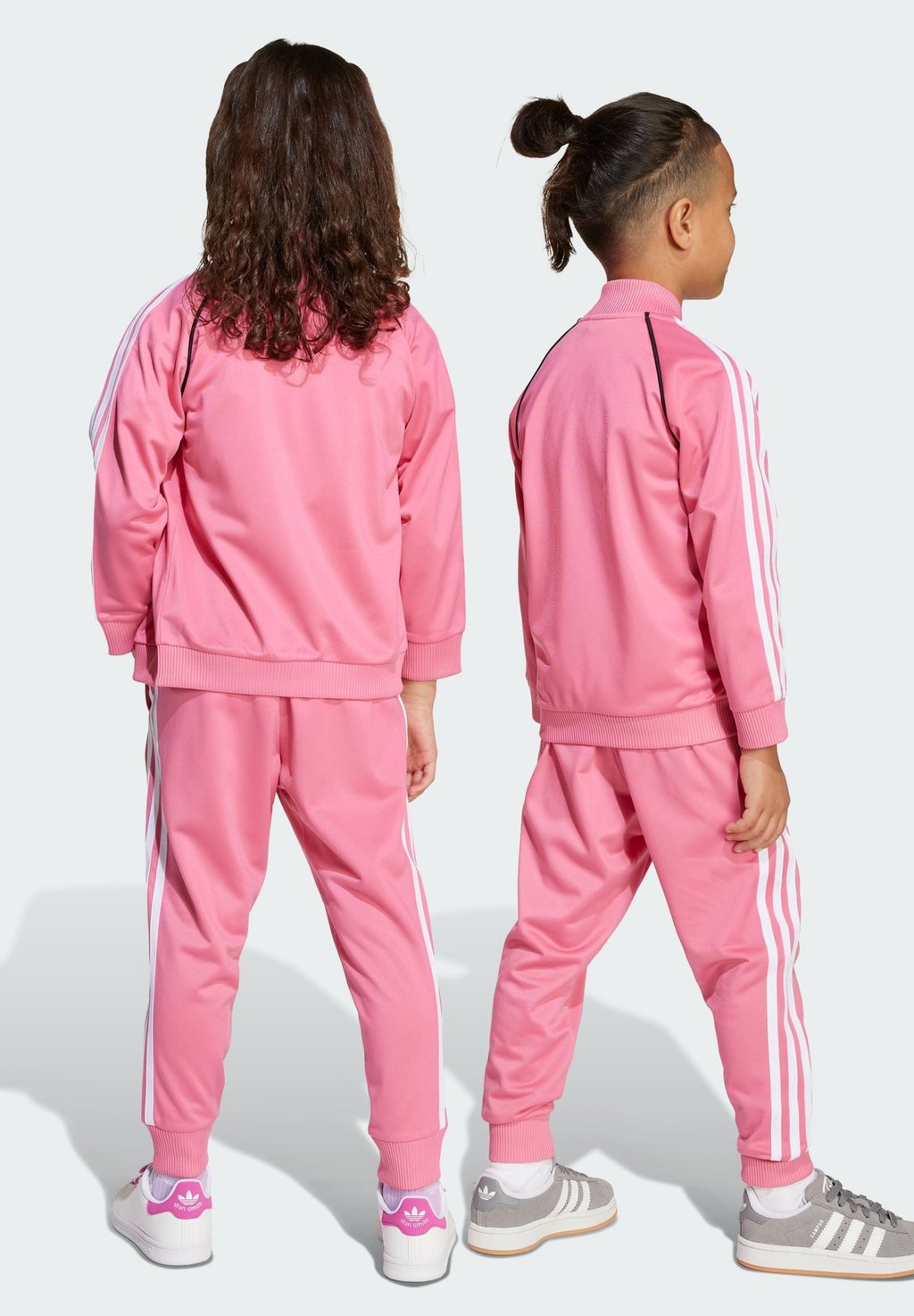 Костюм UNISEX Adidas Originals, фуксия
Костюм UNISEX Adidas Originals, фуксия