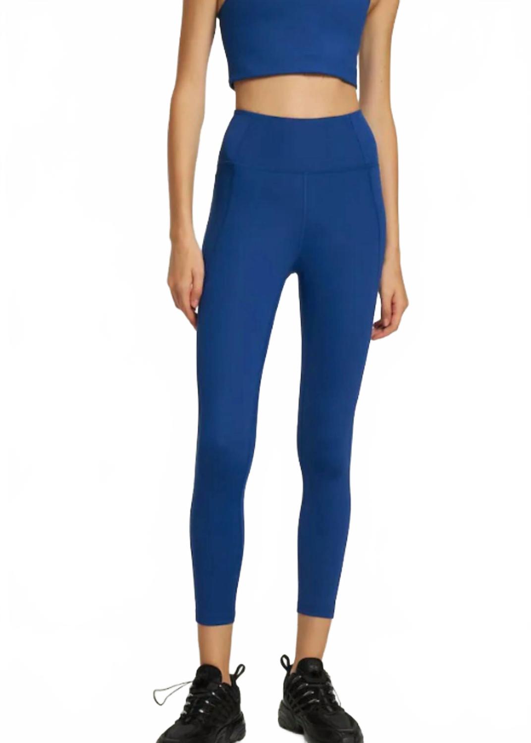 Высокие утягивающие леггинсы с компрессией в синем цвете Girlfriend Collective
Высокие утягивающие леггинсы с компрессией в синем цвете Girlfriend Collective