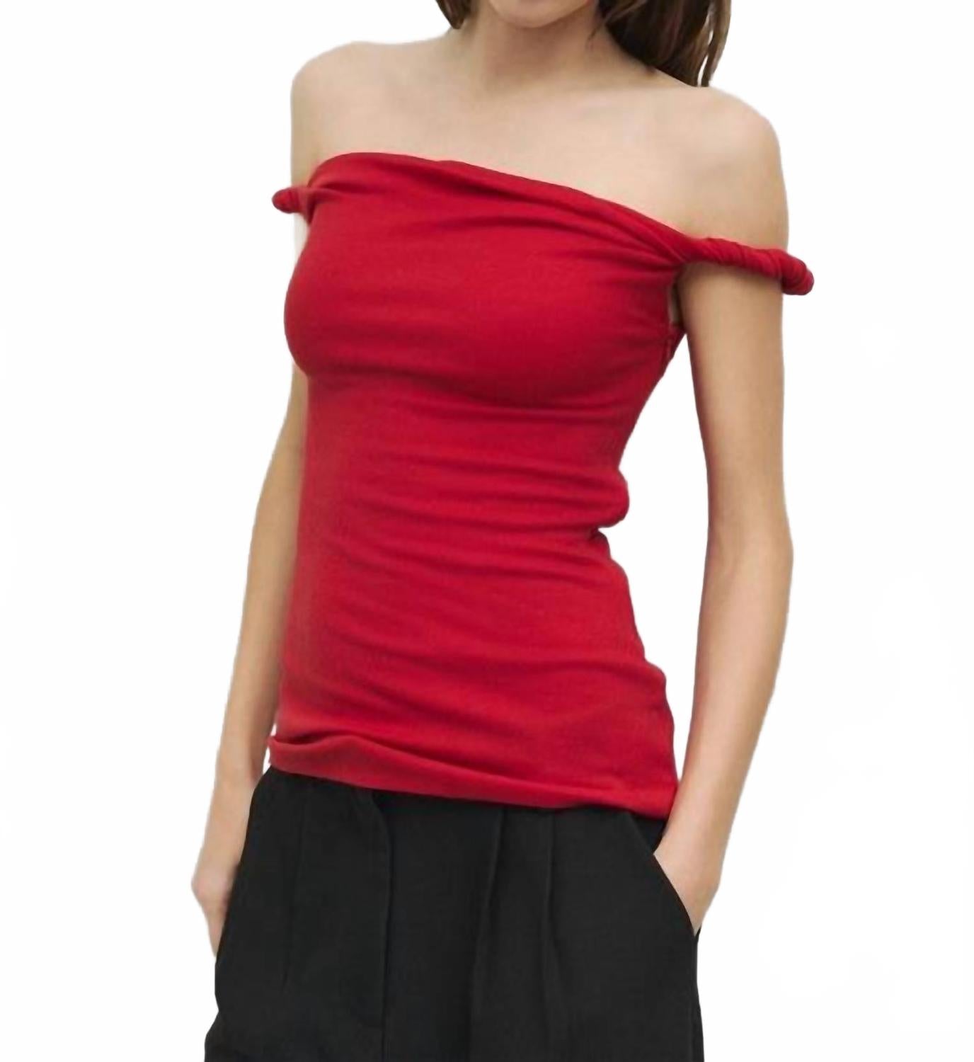 Топ Alix с открытыми плечами в красном цвете All : row
Топ Alix с открытыми плечами в красном цвете All : row