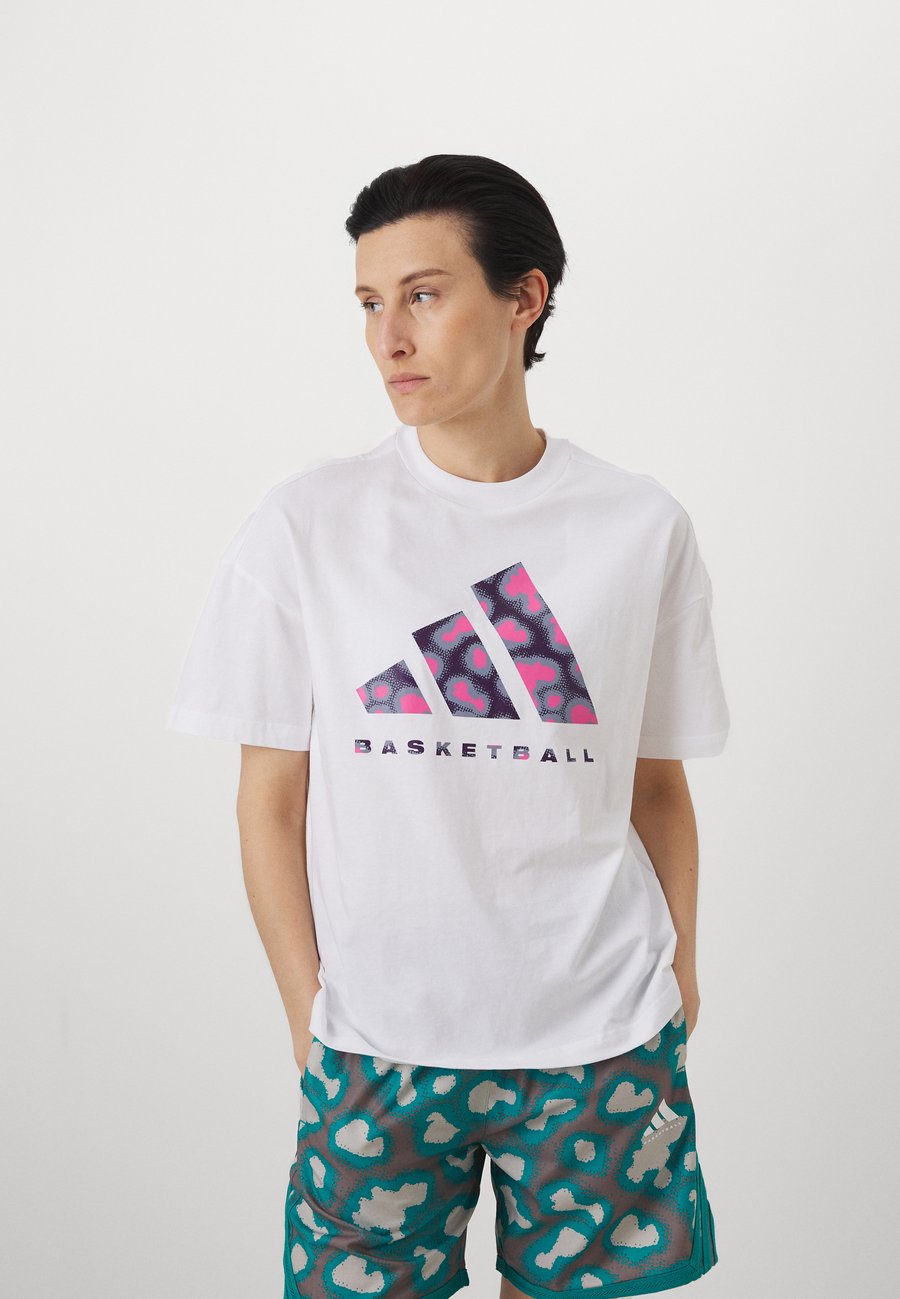 Футболка Adidas Performance CAMO TEE, White/Silver Violet/White
Футболка Adidas Performance CAMO TEE, White/Silver Violet/White