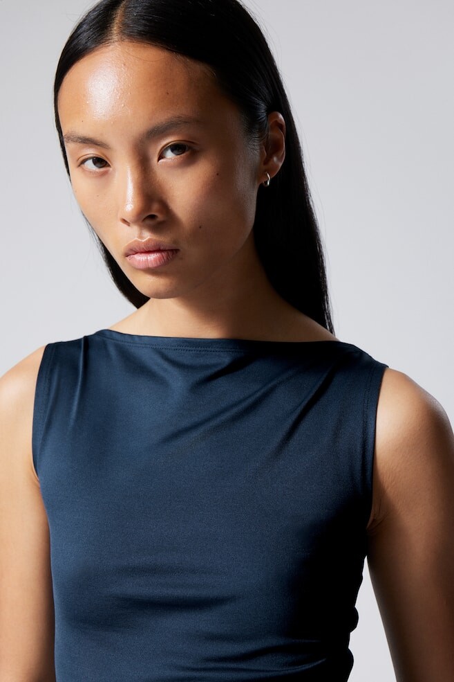 Топ без рукавов с вырезом лодочкой annie Weekday, синий
Топ без рукавов с вырезом лодочкой annie Weekday, синий