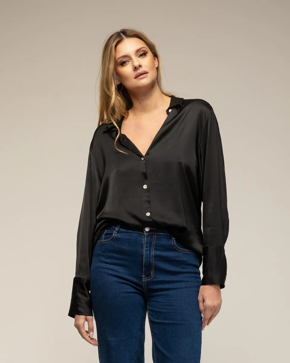 Женская атласная рубашка с широкими манжетами Tantra, черный
Женская атласная рубашка с широкими манжетами Tantra, черный