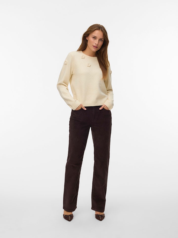 Бежевый свитер Vero Moda
Бежевый свитер Vero Moda