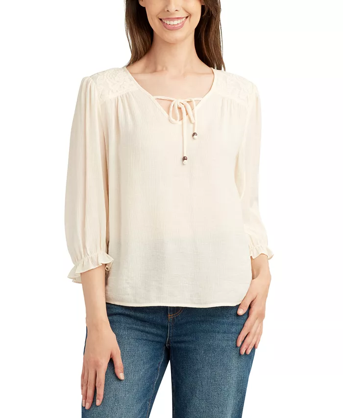 Женская крестьянская блузка с кружевной отделкой и рукавом 3/4, модель Juniors' Lace-Trim 3/4-Sleeve Peasant Top BCX, слоновая кость/кремовый
Женская крестьянская блузка с кружевной отделкой и рукавом 3/4, модель Juniors' Lace-Trim 3/4-Sleeve Peasant Top BCX, слоновая кость/кремовый