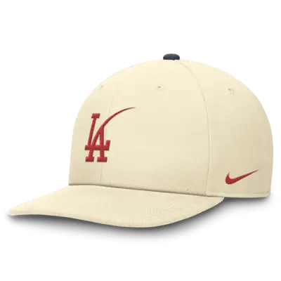 Бейсболка Nike Los Angeles Dodgers City Connect Pro Dri-FIT MLB Adjustable Hat, темно-синий
Бейсболка Nike Los Angeles Dodgers City Connect Pro Dri-FIT MLB Adjustable Hat, темно-синий