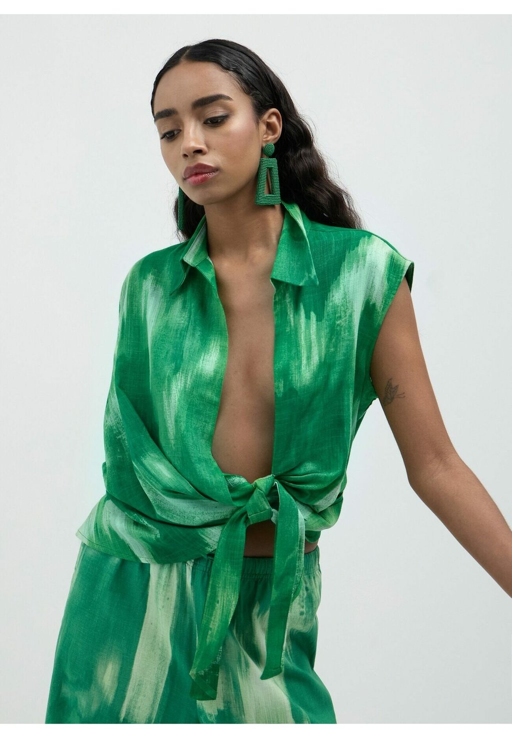 Блуза Calliope, зеленый
Блуза Calliope, зеленый