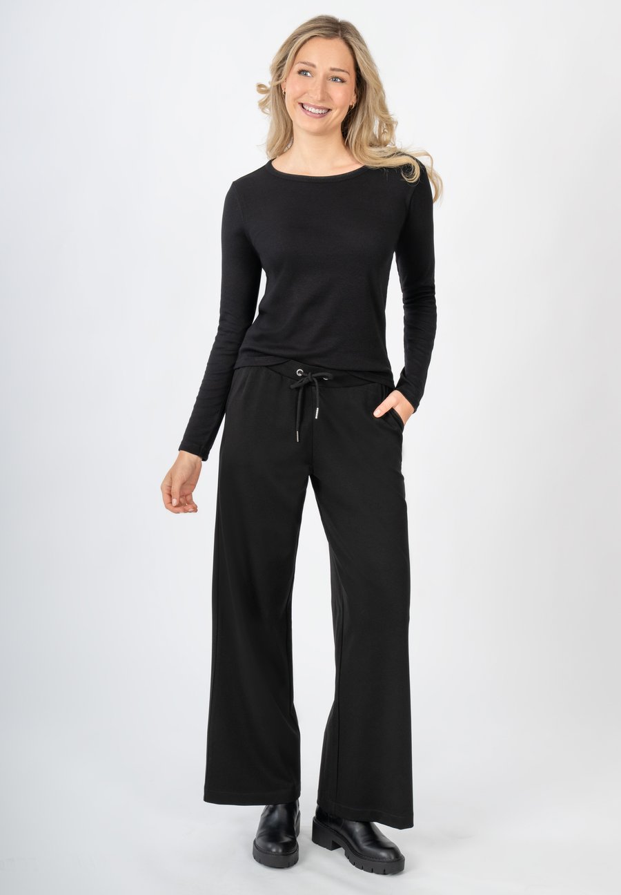 Топ Blue Seven ESSENTIALS, Schwarz/Black
Топ Blue Seven ESSENTIALS, Schwarz/Black