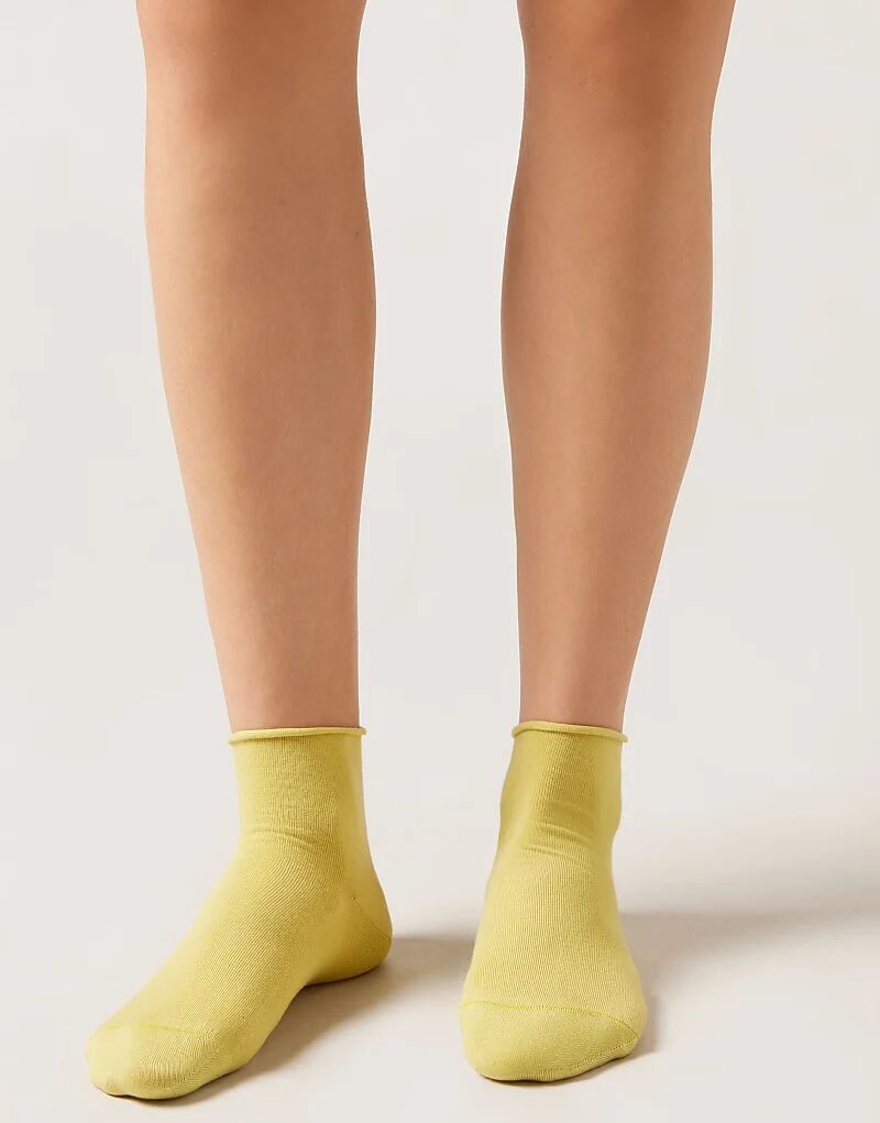 Короткие носки без резинки Calzedonia Cotton светло-лаймового цвета
Короткие носки без резинки Calzedonia Cotton светло-лаймового цвета