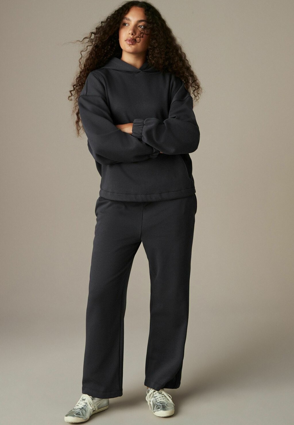 Толстовка с капюшоном SOFT TOUCH COSY LINED HEAVYWEIGHT LONGLINE Next, темно-синий
Толстовка с капюшоном SOFT TOUCH COSY LINED HEAVYWEIGHT LONGLINE Next, темно-синий