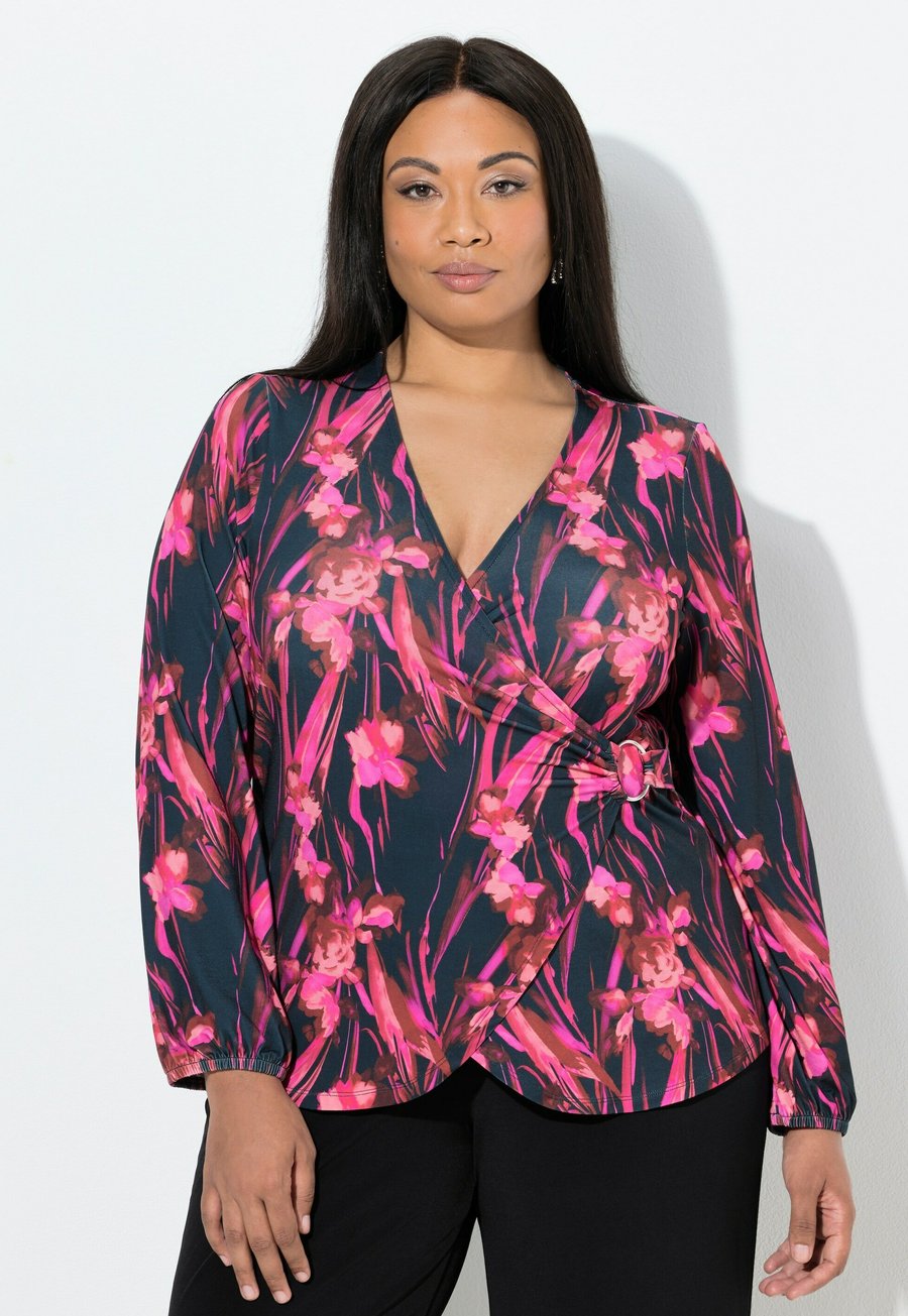 Топ Ulla Popken BLÜTEN OPTIK LANGARM, Marine/Dark Blue
Топ Ulla Popken BLÜTEN OPTIK LANGARM, Marine/Dark Blue