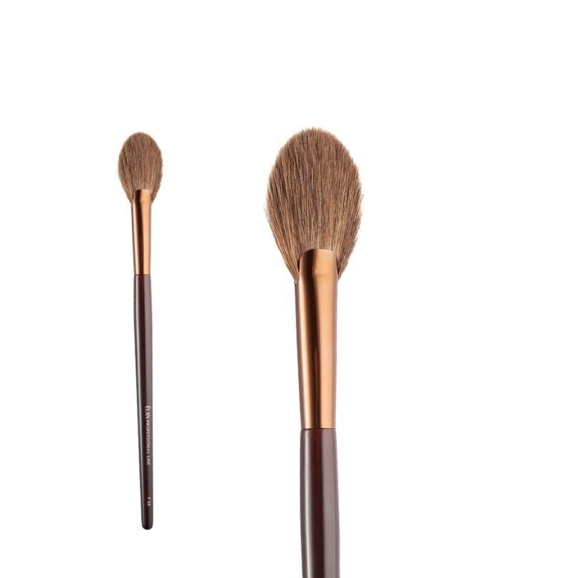 Кисть для макияжа Elan Face № 18
Кисть для макияжа Elan Face № 18