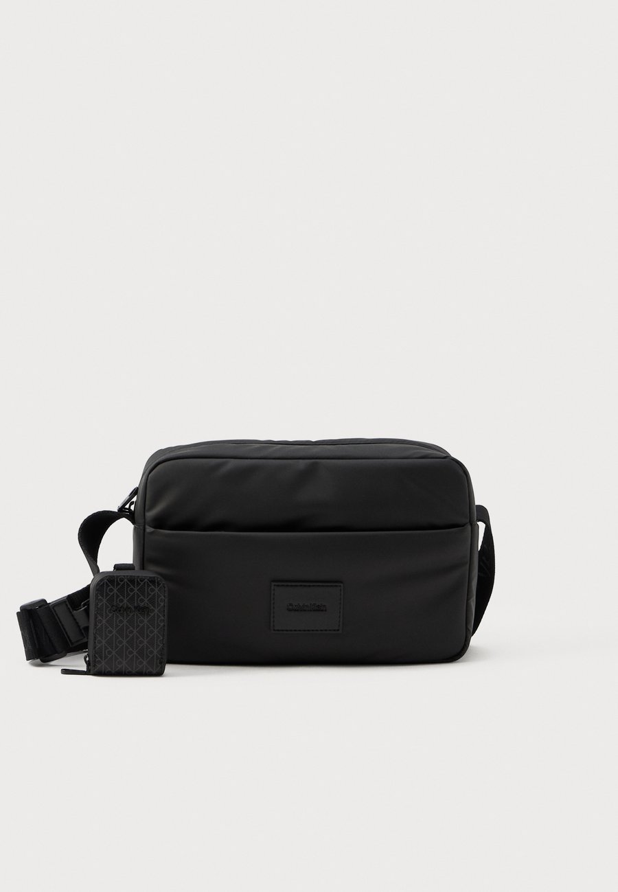 Сумка кросс-боди Calvin Klein UTILITY CAMERA BAG, Black
Сумка кросс-боди Calvin Klein UTILITY CAMERA BAG, Black