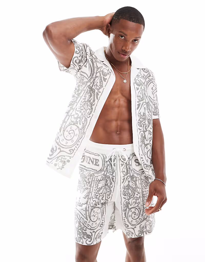 Белая льняная рубашка Revere с принтом Sixth June
Белая льняная рубашка Revere с принтом Sixth June