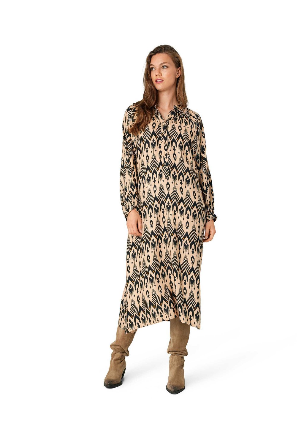 Повседневное платье KATYUM Unmade Copenhagen, черный
Повседневное платье KATYUM Unmade Copenhagen, черный