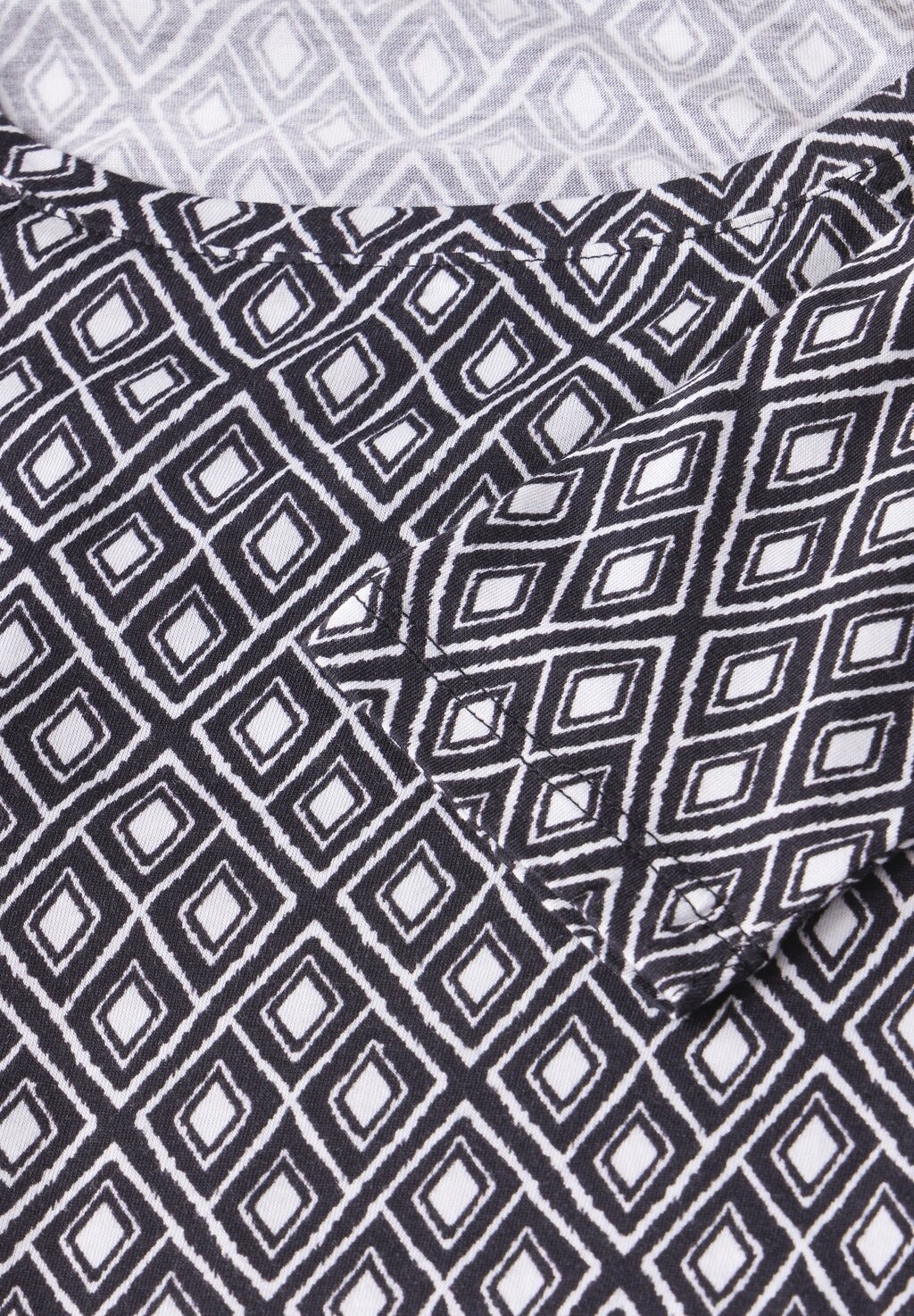 Топ с длинными рукавами U-BOOT-AUSSCHNITT Cecil, серый
Топ с длинными рукавами U-BOOT-AUSSCHNITT Cecil, серый