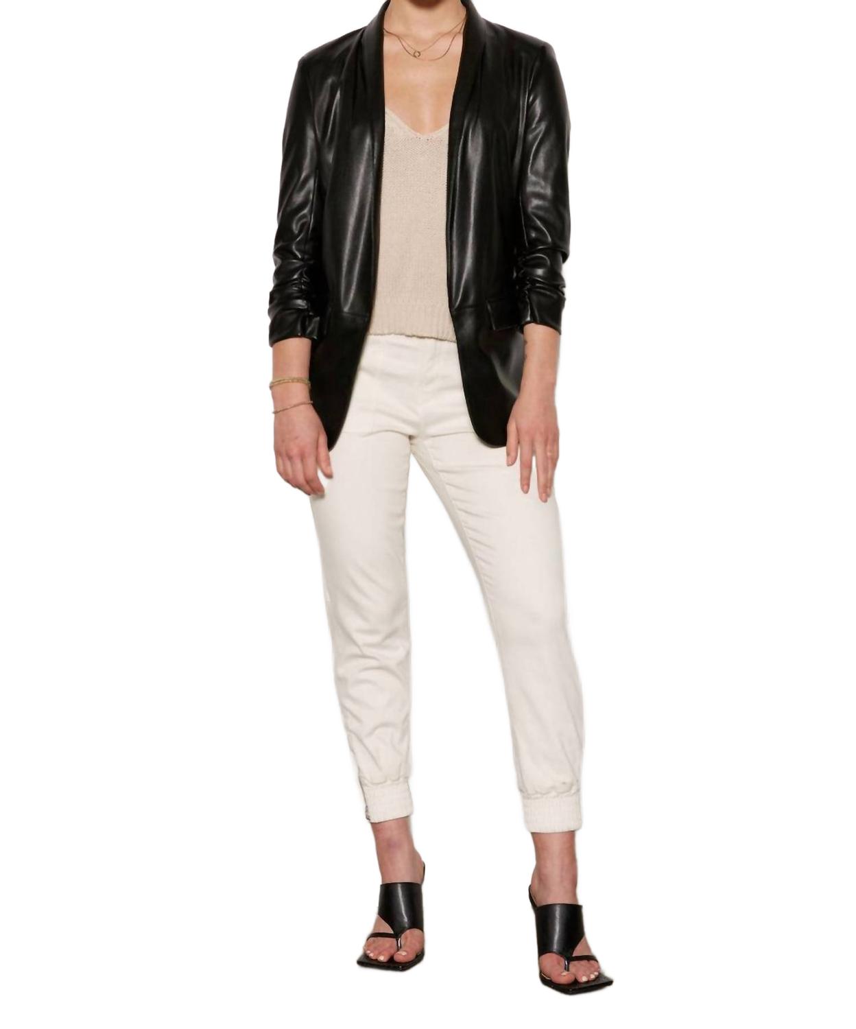 Kia Vegan Leather Blazer в черном цвете Tart Collections
Kia Vegan Leather Blazer в черном цвете Tart Collections