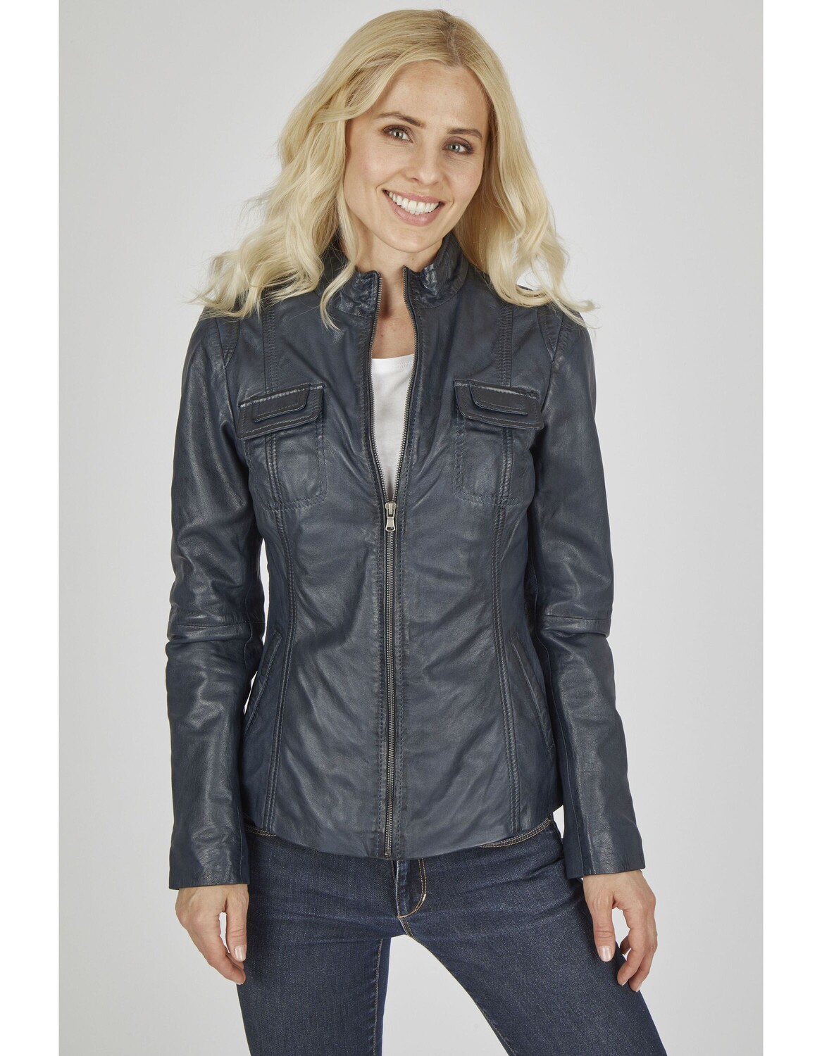 Кожаная куртка 7eleven Fema, темно синий
Кожаная куртка 7eleven Fema, темно синий