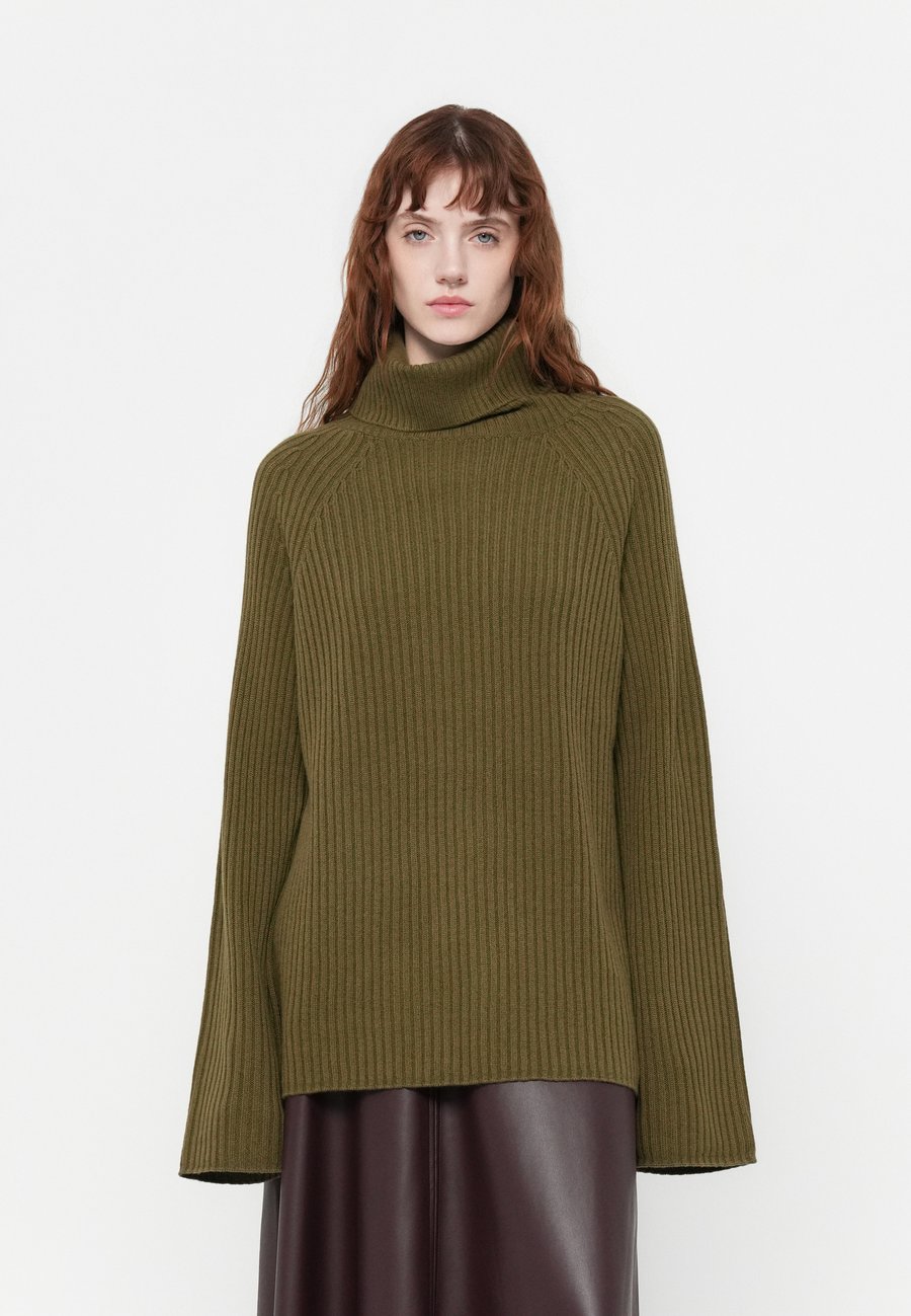 Джемпер pure cashmere TURTLE NECK, Khaki Green/Khaki
Джемпер pure cashmere TURTLE NECK, Khaki Green/Khaki