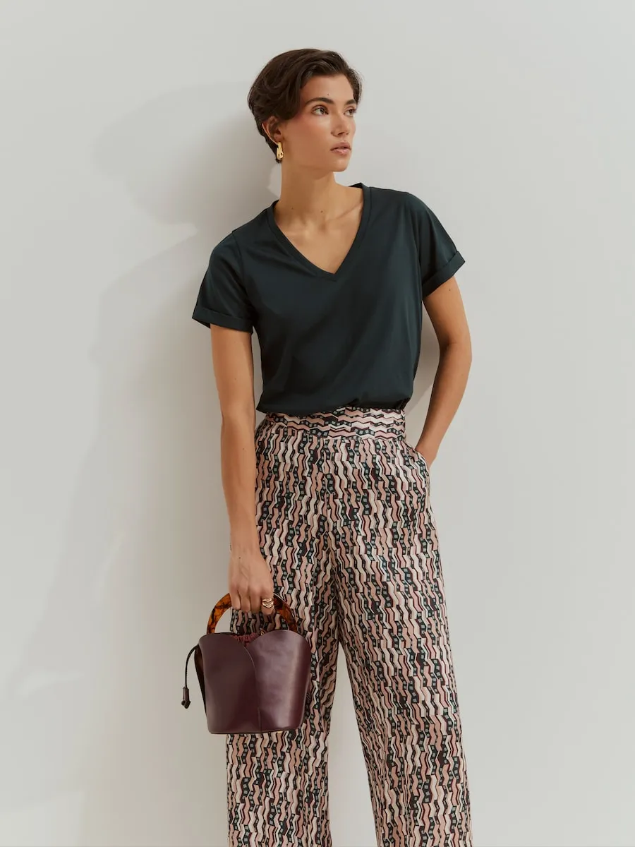 Базовая женская хлопковая футболка с V-образным вырезом Lion of Porches, черный
Базовая женская хлопковая футболка с V-образным вырезом Lion of Porches, черный