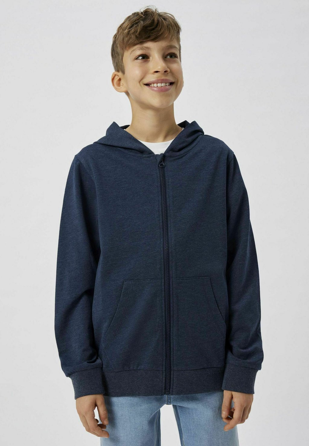 Толстовка на молнии GLATTE TWO SOON, темно-синий
Толстовка на молнии GLATTE TWO SOON, темно-синий