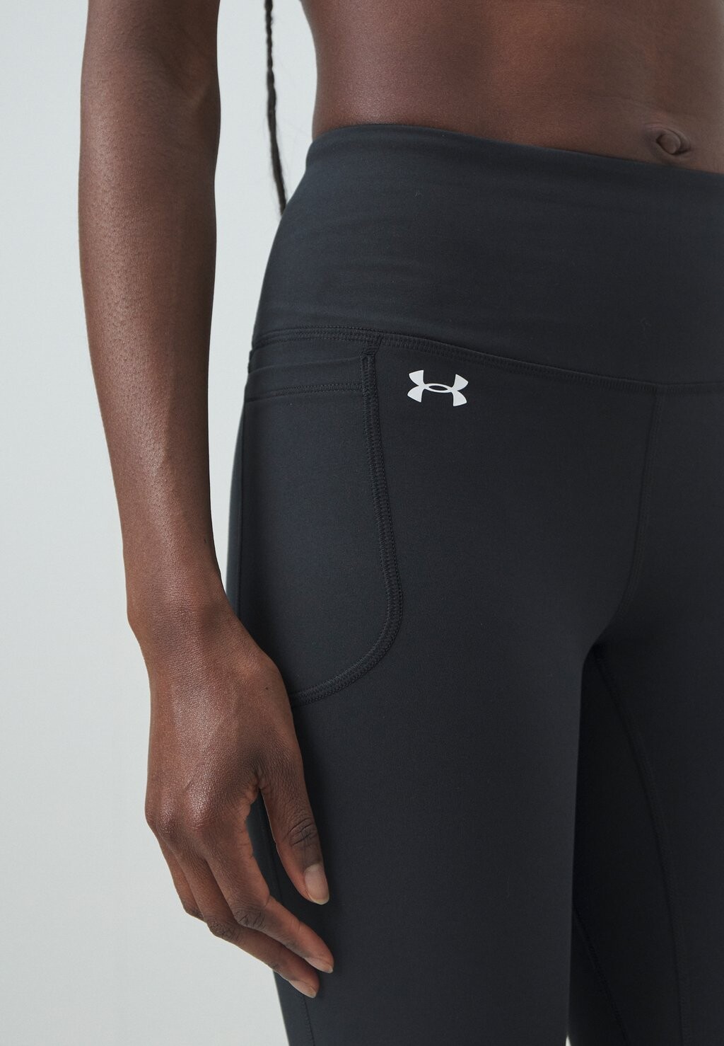 Тайтсы MOTION FLARE PANT Under Armour, черный
Тайтсы MOTION FLARE PANT Under Armour, черный