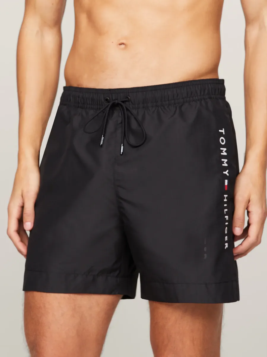 Купальные шорты Tommy Hilfiger Swimwear "СРЕДНЯЯ КУЛИСКА", с надписью-логотипом, черный
Купальные шорты Tommy Hilfiger Swimwear "СРЕДНЯЯ КУЛИСКА", с надписью-логотипом, черный