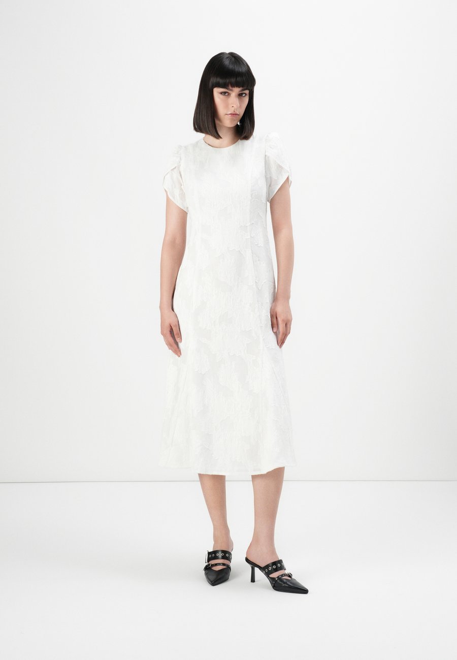 Платье IVY OAK NASRIN, Snow White/White
Платье IVY OAK NASRIN, Snow White/White