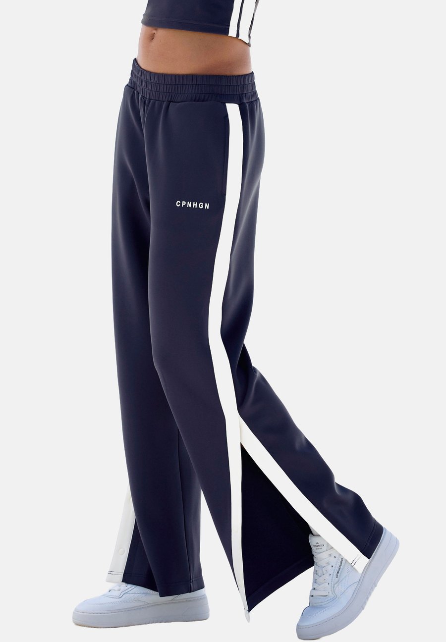 Пижамные брюки Copenhagen Studios Pyjama bottoms, Navy/Blue
Пижамные брюки Copenhagen Studios Pyjama bottoms, Navy/Blue