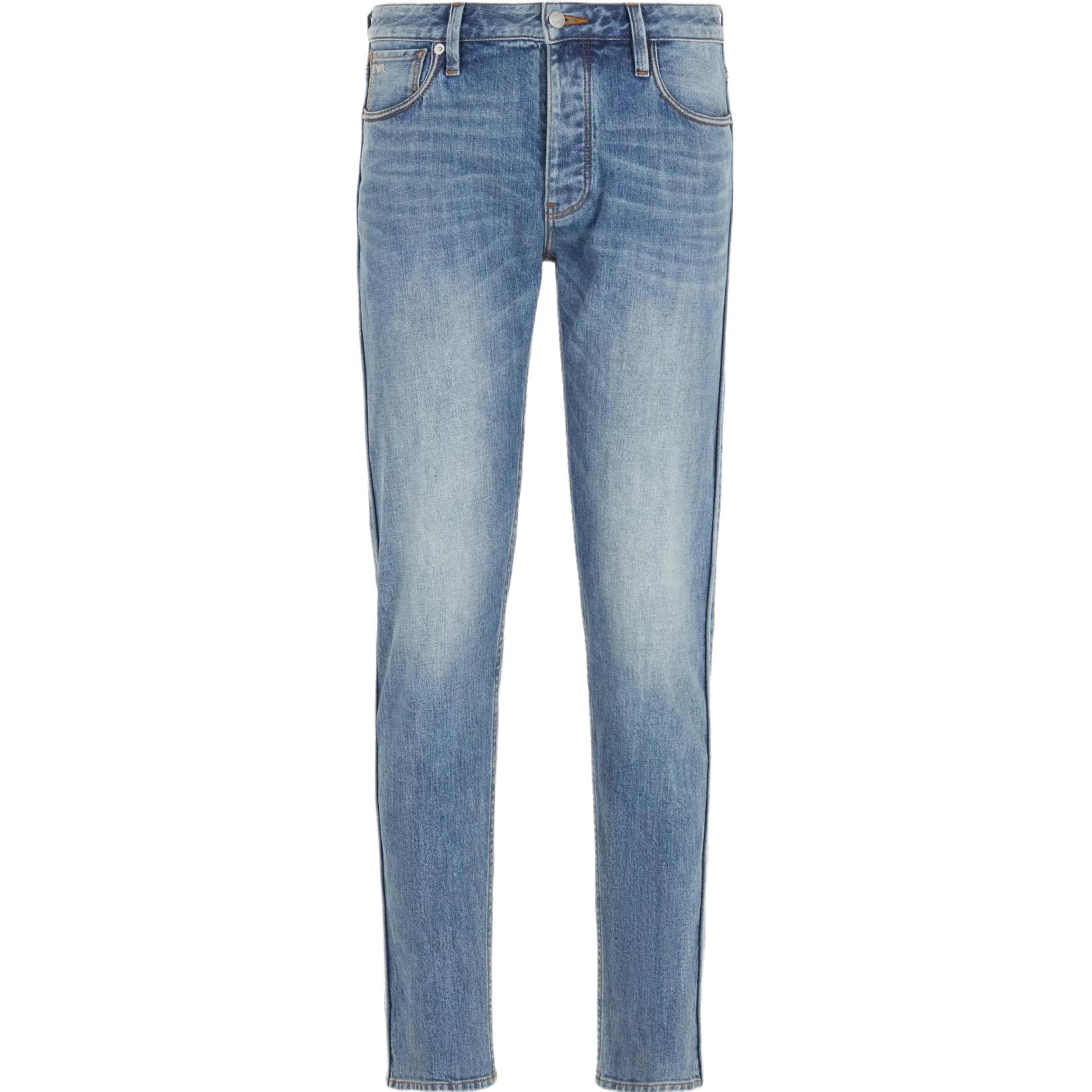 Джинсы EMPORIO ARMANI светло-голубые
Джинсы EMPORIO ARMANI светло-голубые